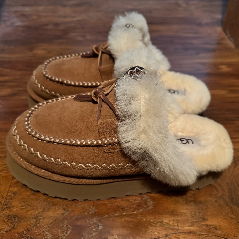 UGG Chestnut Suede Fur Slip-On Clogs Women’s 8 Tan Alpine
